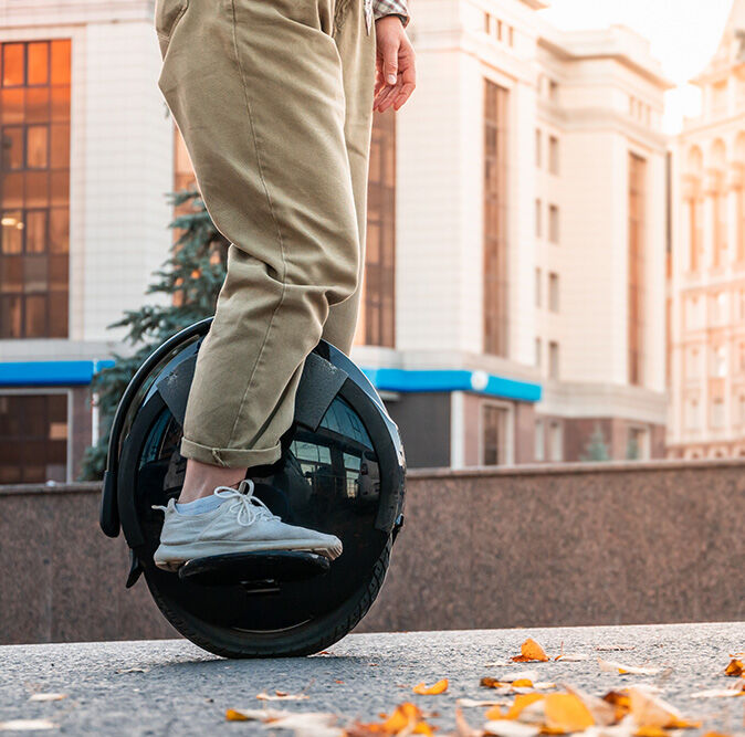 Nouveaux moyens de transport urbain : La gyroroue et le skate électrique