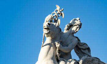 statue de pégase - carte bancaire Visa Infinite