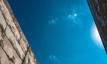 ciel bleu et murs - Réaliser vos opérations à distance