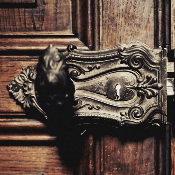 vielle poign&eacute;e de porte