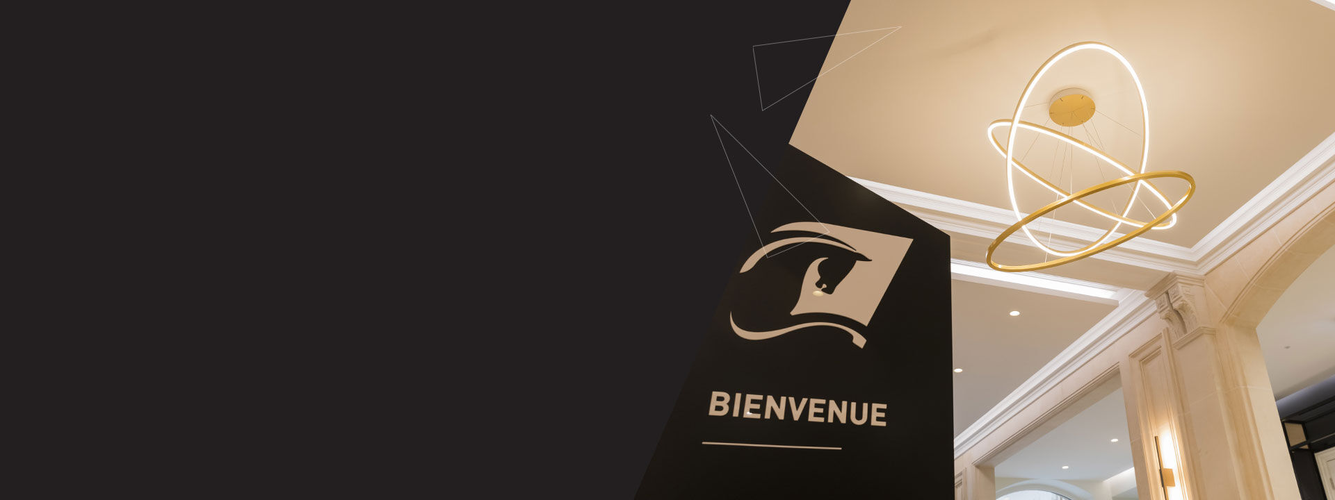 accueil d'une agence Banque Palatine avec un panneau de bienvenue