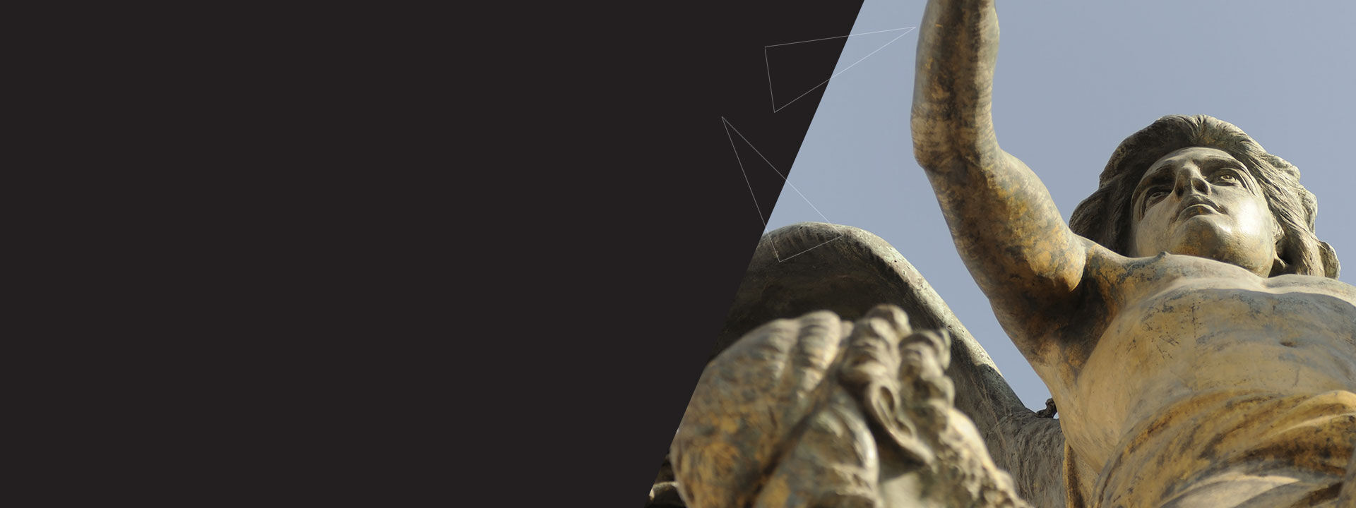 statue antique dorée