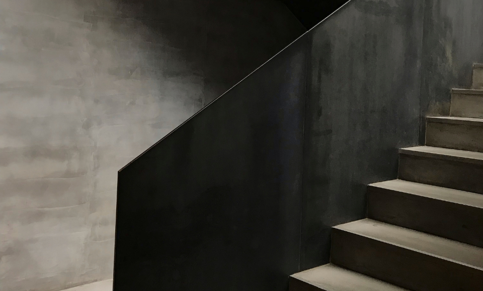 escalier gris
