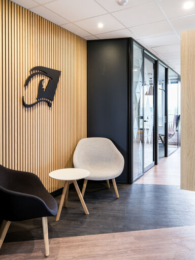 Couloir d'un centre d'affaires et banque privée Banque Palatine