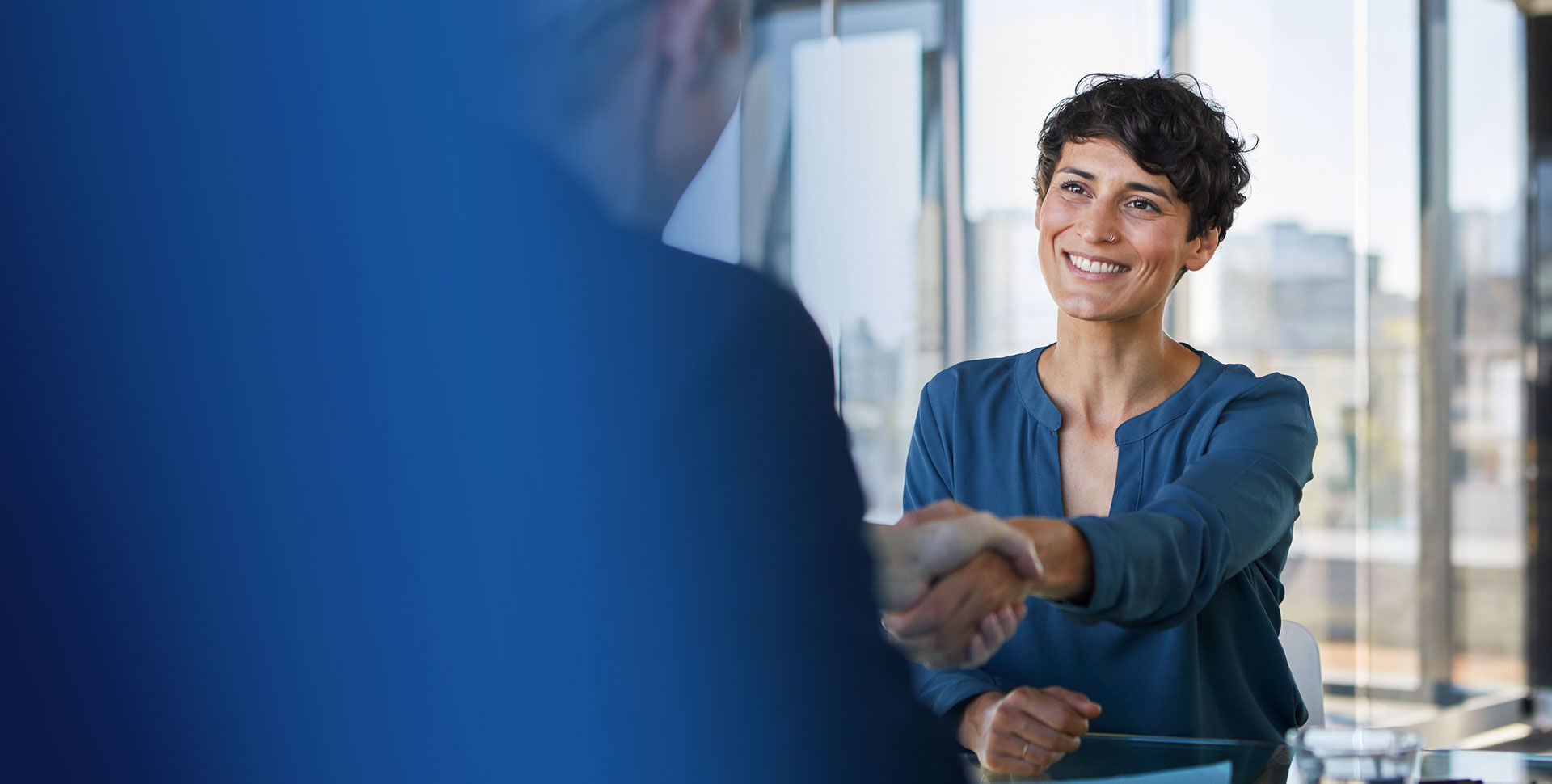 femme entrepreneur bureau professionnel rythmeo