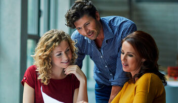 employés salariés bureau homme femmes