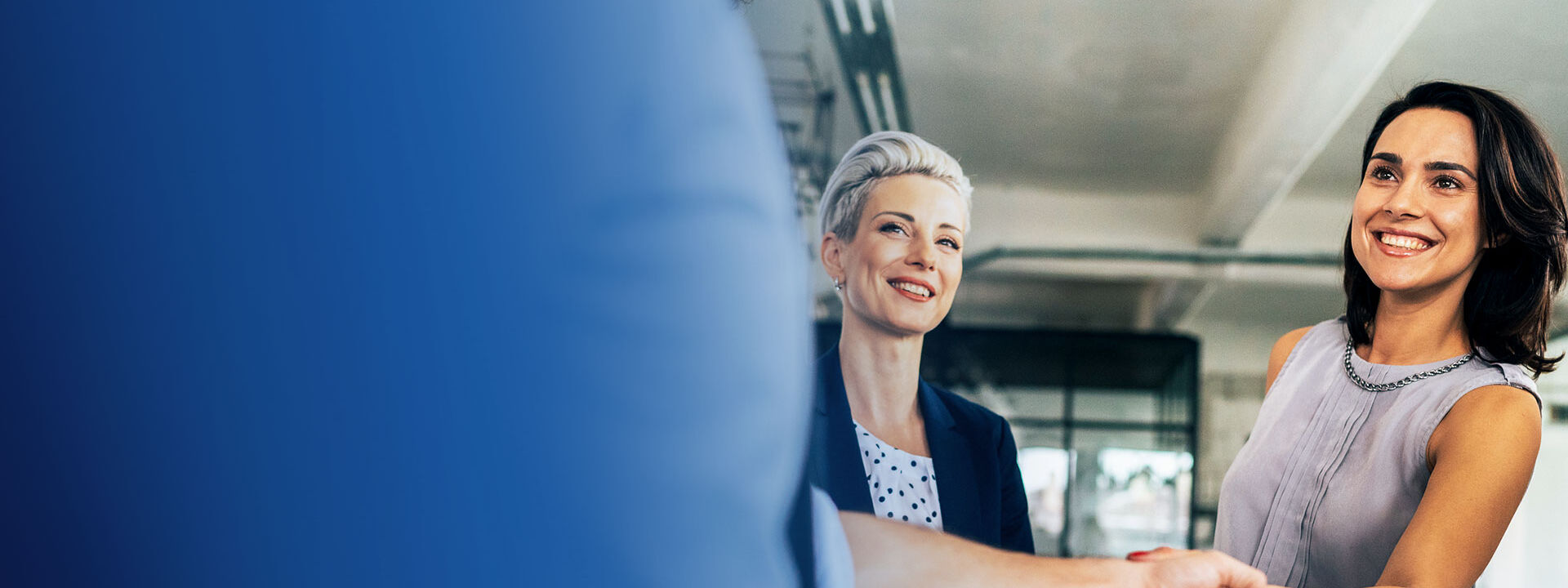 femmes salariées bureau professionnel