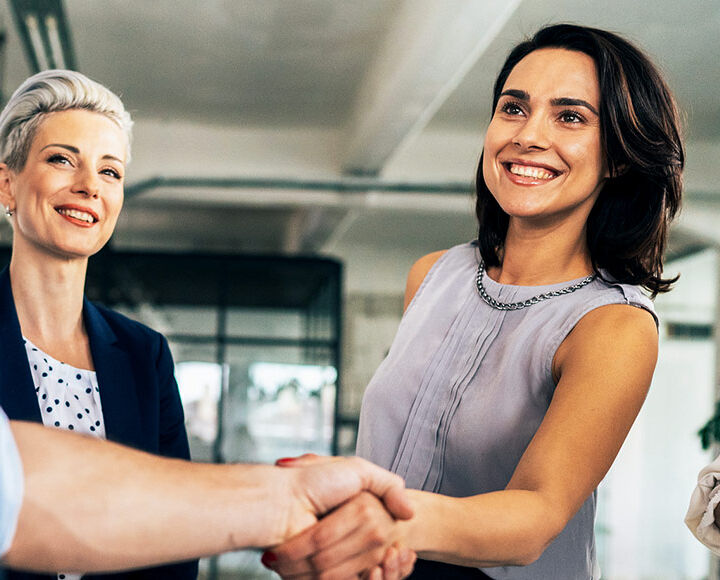 femmes salariées bureau professionnel