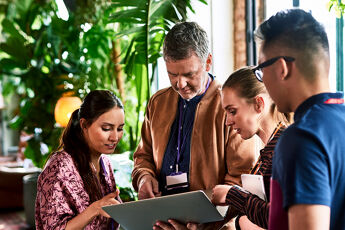 employés tablette bureau professionnel