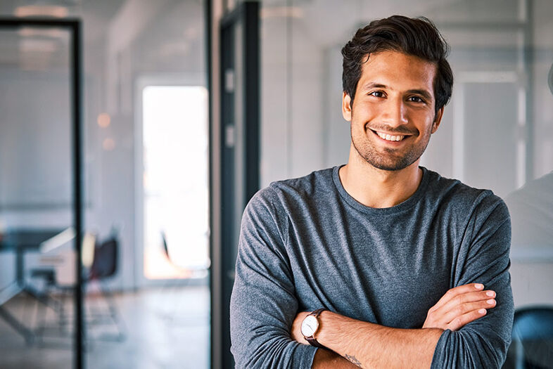 homme documents franchise professionnel bureau
