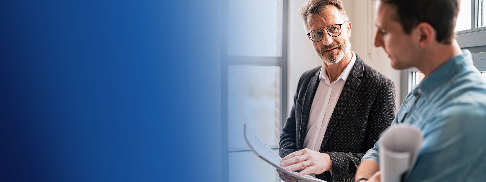 hommes documents franchise professionnel bureau