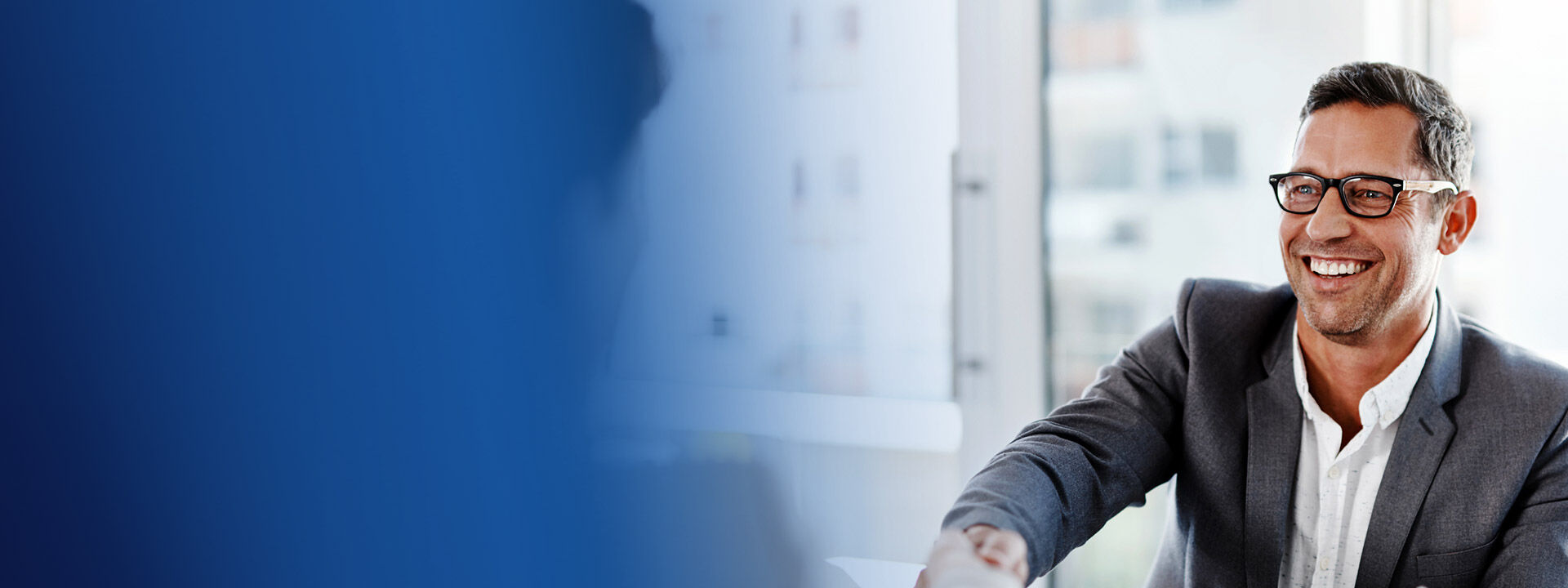 banni&egrave;re banquier en rendez-vous avec un client